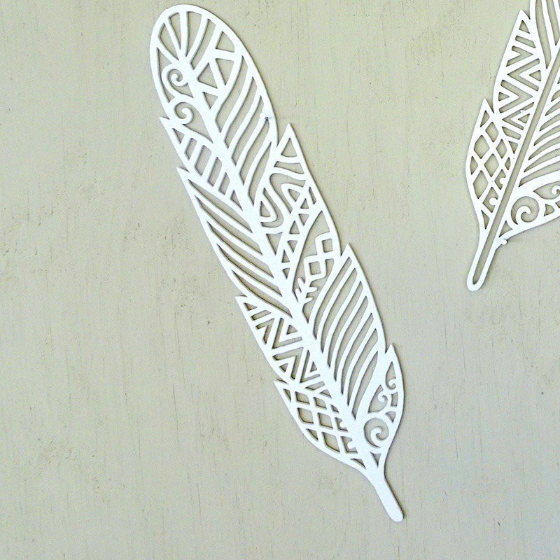 Filigrane Feder – Dekoratives Wandornament