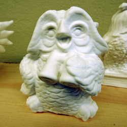 Eule mit Fernglas – Neugierige Entdeckerin