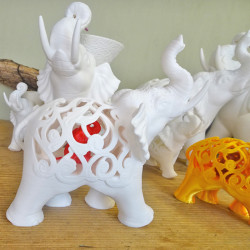 Dekorativer Elefant mit filigranem Muster