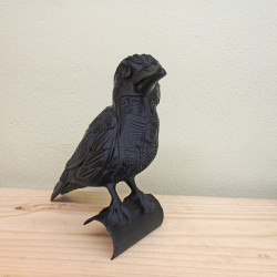 Mystischer Rabe – Mit Befestigung für Rohre