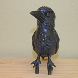 Mystischer Rabe – Befestigung mit Steckbolzen